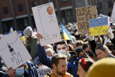 Demonstration gegen den Krieg in der Ukraine in Köln