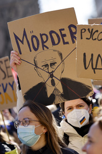 Demonstration gegen den Krieg in der Ukraine in Köln