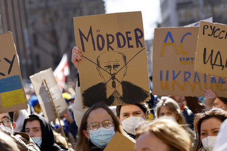 Demonstration gegen den Krieg in der Ukraine in Köln