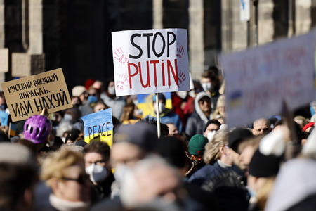 Demonstration gegen den Krieg in der Ukraine in Köln