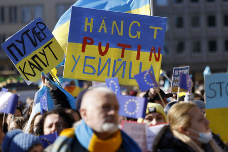 Demonstration gegen den Krieg in der Ukraine in Köln