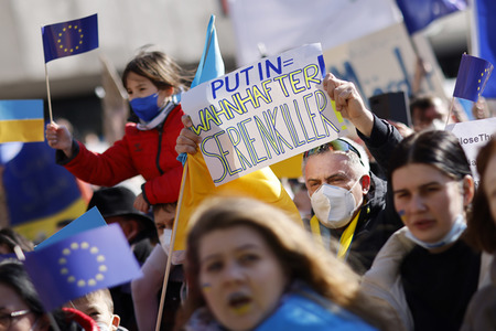 Demonstration gegen den Krieg in der Ukraine in Köln