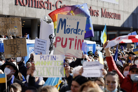 Demonstration gegen den Krieg in der Ukraine in Köln