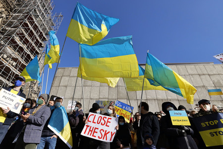 Demonstration gegen den Krieg in der Ukraine in Köln