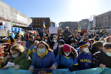Demonstration gegen den Krieg in der Ukraine in Köln