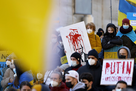 Demonstration gegen den Krieg in der Ukraine in Köln