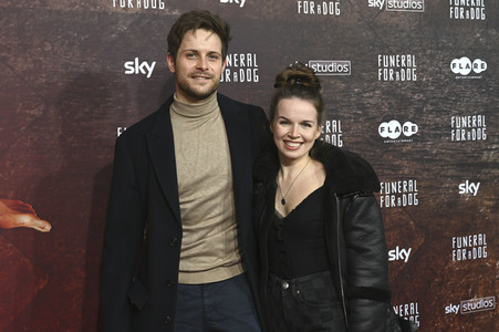 Serienpremiere 'Funeral for a Dog' in München