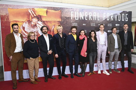 Serienpremiere 'Funeral for a Dog' in München