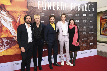Serienpremiere 'Funeral for a Dog' in München