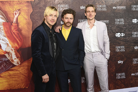 Serienpremiere 'Funeral for a Dog' in München