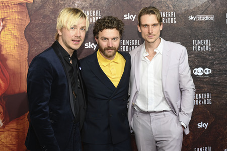 Serienpremiere 'Funeral for a Dog' in München