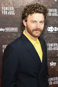 Serienpremiere 'Funeral for a Dog' in München