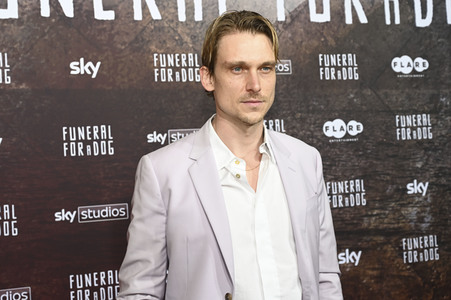 Serienpremiere 'Funeral for a Dog' in München