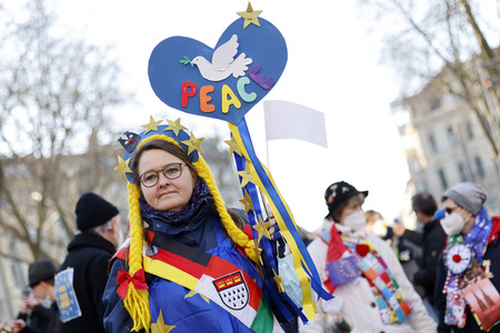 Friedensdemo am Rosenmontag in Köln