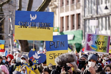 Friedensdemo am Rosenmontag in Köln