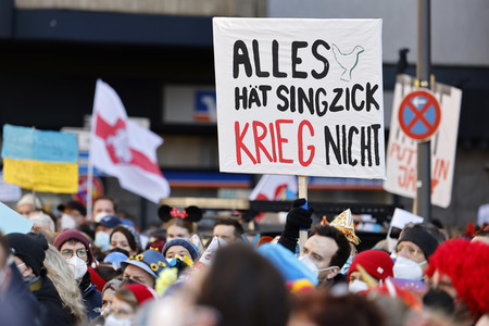Friedensdemo am Rosenmontag in Köln