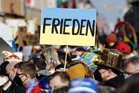 Friedensdemo am Rosenmontag in Köln