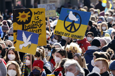 Friedensdemo am Rosenmontag in Köln