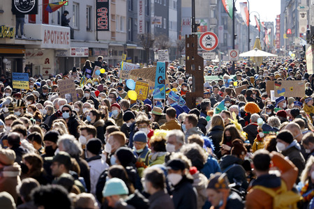 Friedensdemo am Rosenmontag in Köln