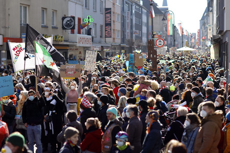 Friedensdemo am Rosenmontag in Köln