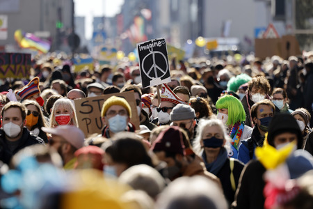 Friedensdemo am Rosenmontag in Köln