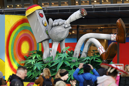 Friedensdemo am Rosenmontag in Köln