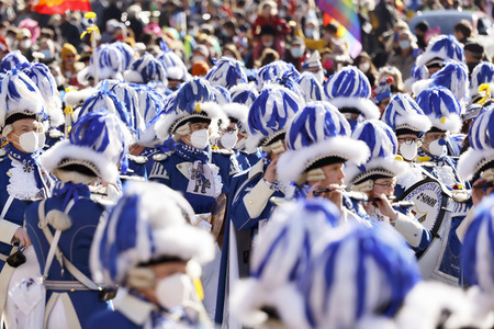 Friedensdemo am Rosenmontag in Köln