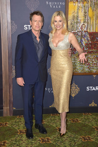 Serienpremiere 'Shining Vale' in Los Angeles