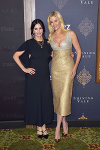 Serienpremiere 'Shining Vale' in Los Angeles