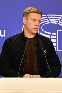 Presskonferenz der Fraktion GUE/NGL im EU-Parlament in Brüssel