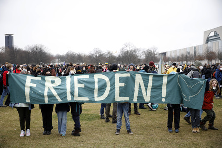 Fridays for Future Demo gegen den Krieg in der Ukraine in Berlin