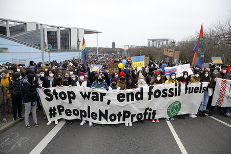 Fridays for Future Demo gegen den Krieg in der Ukraine in Berlin