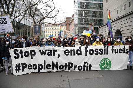 Fridays for Future Demo gegen den Krieg in der Ukraine in Berlin