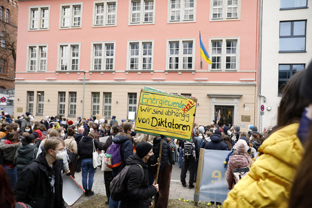 Fridays for Future Demo gegen den Krieg in der Ukraine in Berlin