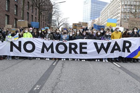 Fridays for Future Demo gegen den Krieg in der Ukraine in Hamburg