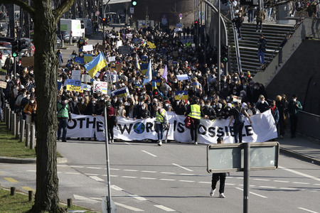 Fridays for Future Demo gegen den Krieg in der Ukraine in Hamburg