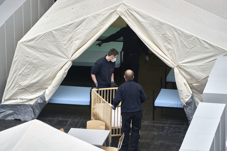 Zeltunterkünfte für ukrainische Flüchtlinge in Hannover