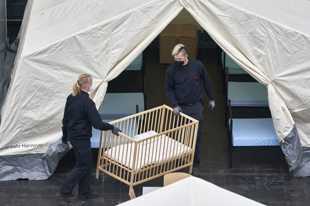 Zeltunterkünfte für ukrainische Flüchtlinge in Hannover