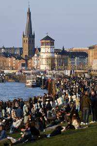 Die Rheinuferpromenade in Düsseldorf.