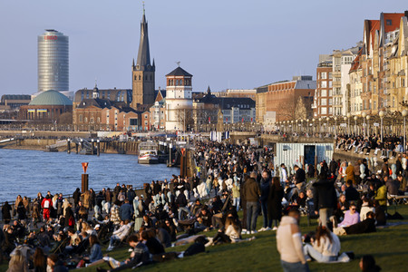 Die Rheinuferpromenade in Düsseldorf.