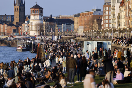 Die Rheinuferpromenade in Düsseldorf.