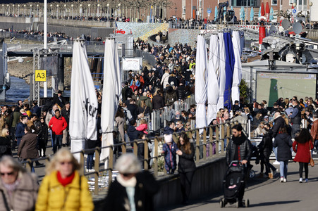 Die Rheinuferpromenade in Düsseldorf.