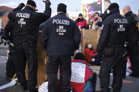 Straßenblockade von Klimaaktivisten in Berlin