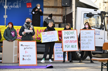 Kita Warnstreik am Weltfrauentag in Nürnberg