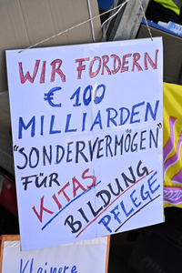 Kita Warnstreik am Weltfrauentag in Nürnberg