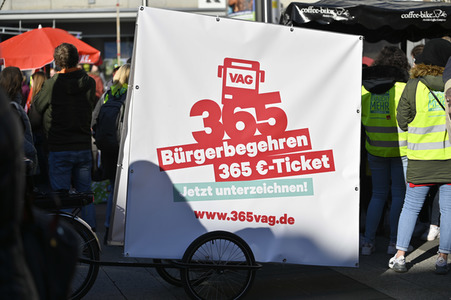 Kita Warnstreik am Weltfrauentag in Nürnberg