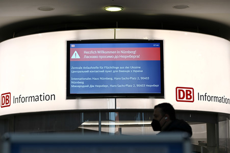 Information für Ukraine-Flüchtlinge am Hauptbahnhof in Nürnberg