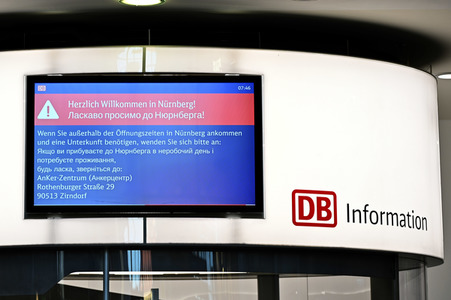 Information für Ukraine-Flüchtlinge am Hauptbahnhof in Nürnberg