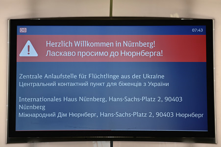 Information für Ukraine-Flüchtlinge am Hauptbahnhof in Nürnberg