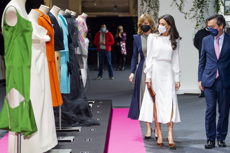 Königin Letizia besucht die 75. Mercedes-Benz Fashion Week Madrid